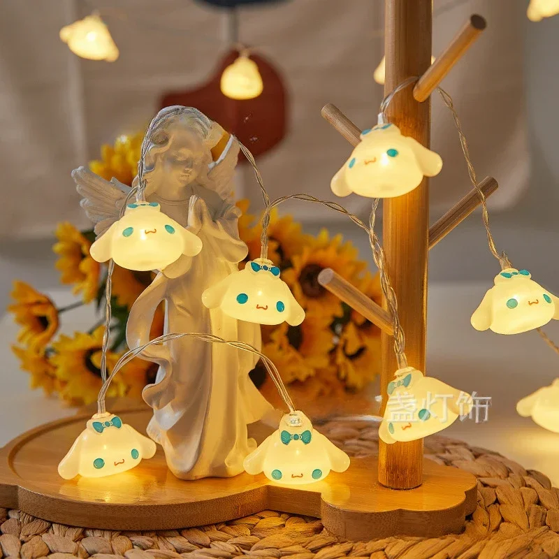 سانريوس الكرتون سينامورول سلسلة ضوء LED لطيف يبتسم سحابة ستار ضوء سلسلة ديكور غرفة ملونة الاطفال اللعب هدية الكريسماس