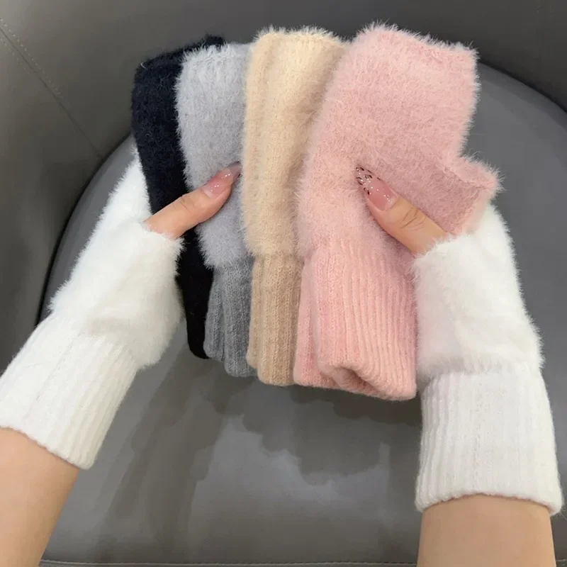 Women Plush Soft Winter Half Finger Gloves Warm Luxury Solid White Plush Knitted Fingerless TouchScreen Gloves Mittens Writting