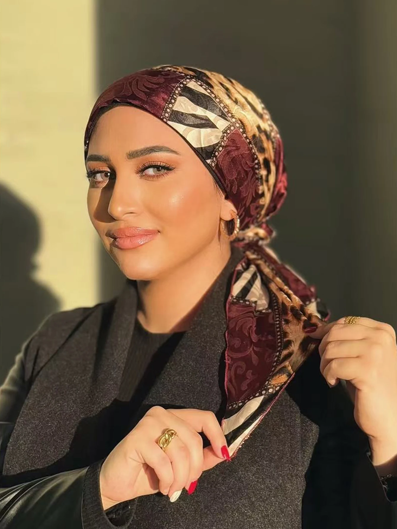 

2PCS Autumn New Leopard Print Color Blocked Square Scarf European and American Fashion Temperament Scarf Wrapped Shawl