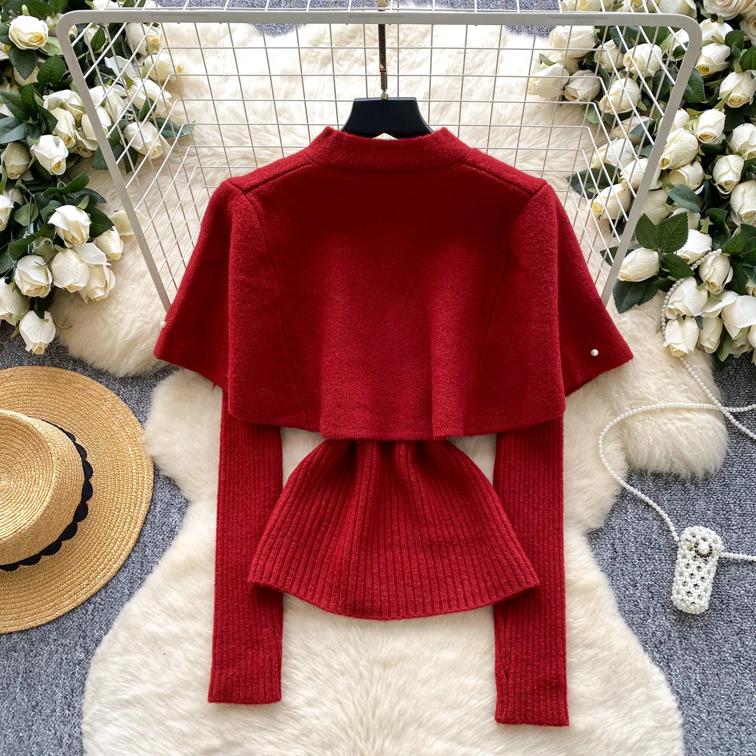 Maglione lavorato a maglia con perline per donna 2025 Autunno Inverno Nuovo pullover vintage in stile coreano con mantello rosso doppio petto