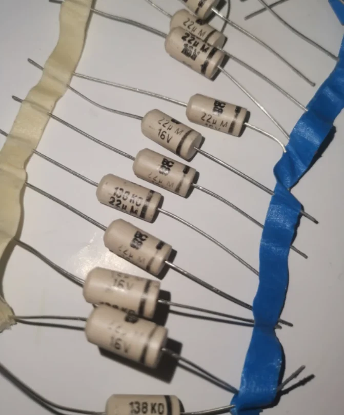 

10 шт./лот, коллекционный класс VISHAY 16 В 22 мкФ 4X10, герметичный осевой электролитический конденсатор из полиэстера, БЕСПЛАТНАЯ ДОСТАВКА