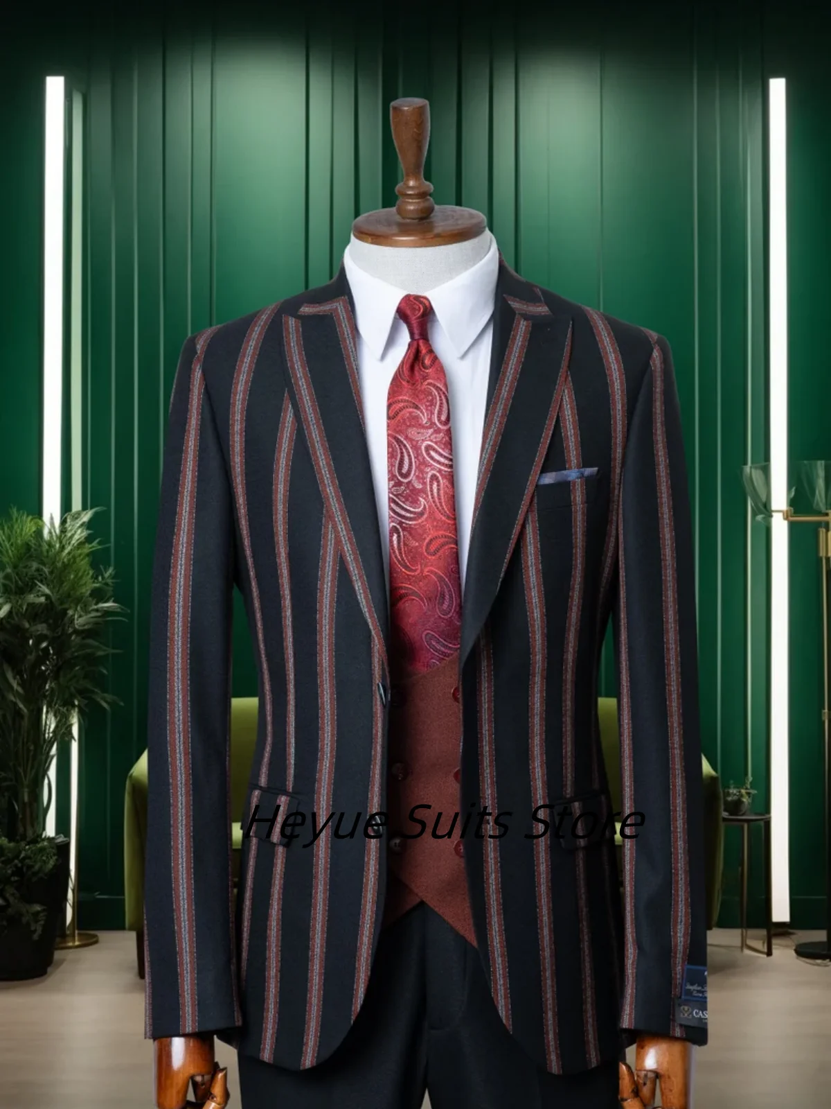 

Customized Gentleman Stripe Men Suits Groom Tuxedos Peak lapel 3Pieces Sets Business Male Prom Blazers Fashion pantalones hombre
