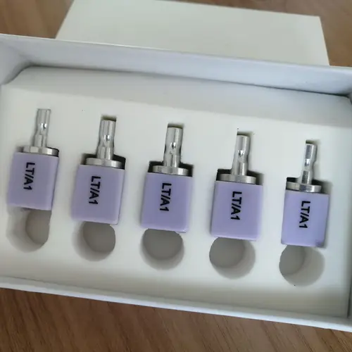 Imagen 2 del producto Nuevo 20 piezas de corona de chapa de cubos C14 HT/LT de cerámica de vidrio de alta transparencia para laboratorio Dental CAD/CAM