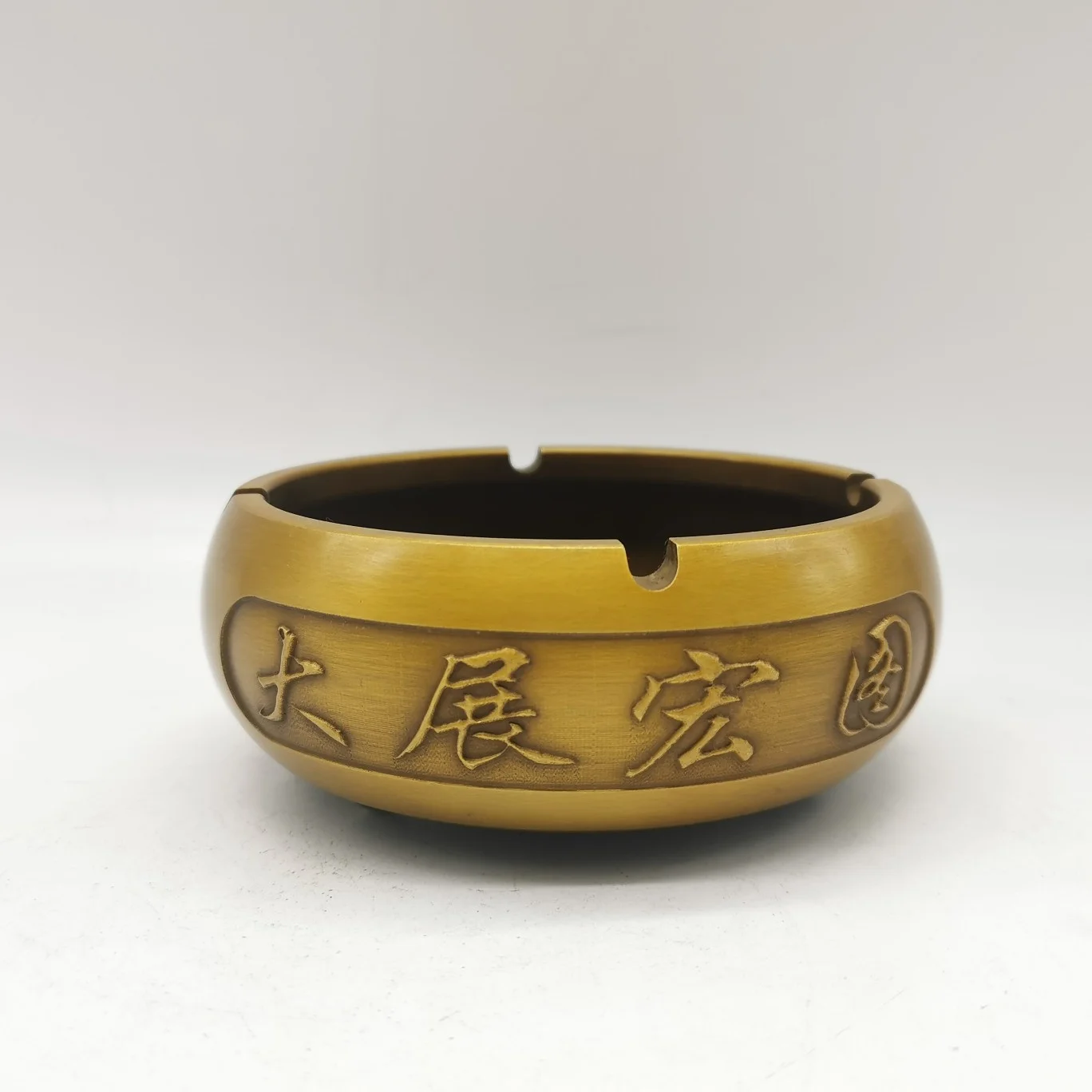 

Antique Collection Brass Exhibition Macro Ashtray Exquisite Handicraft Decorations Ambition High