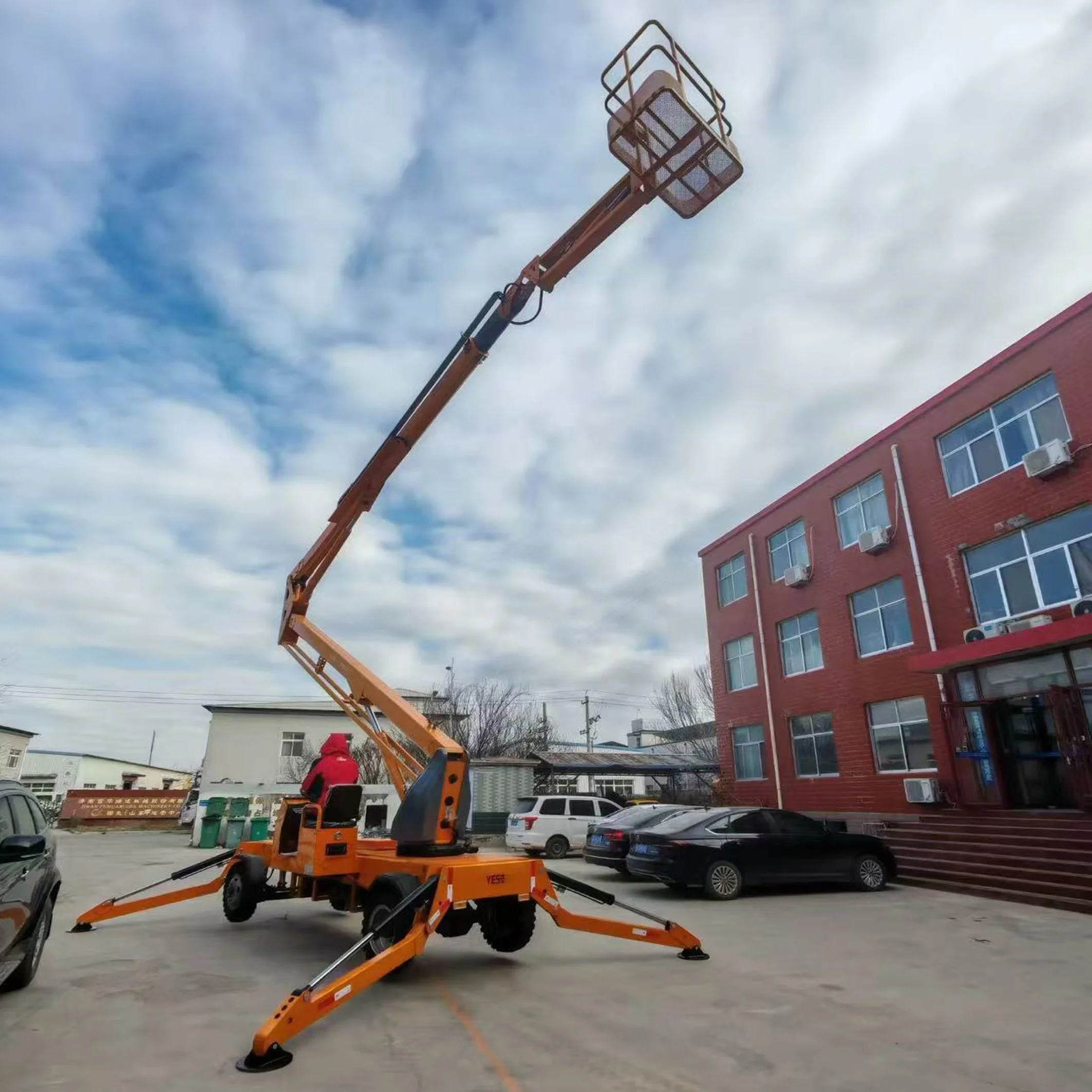 YG Customized Towable Articulating Boom Lift Modern Style Platform