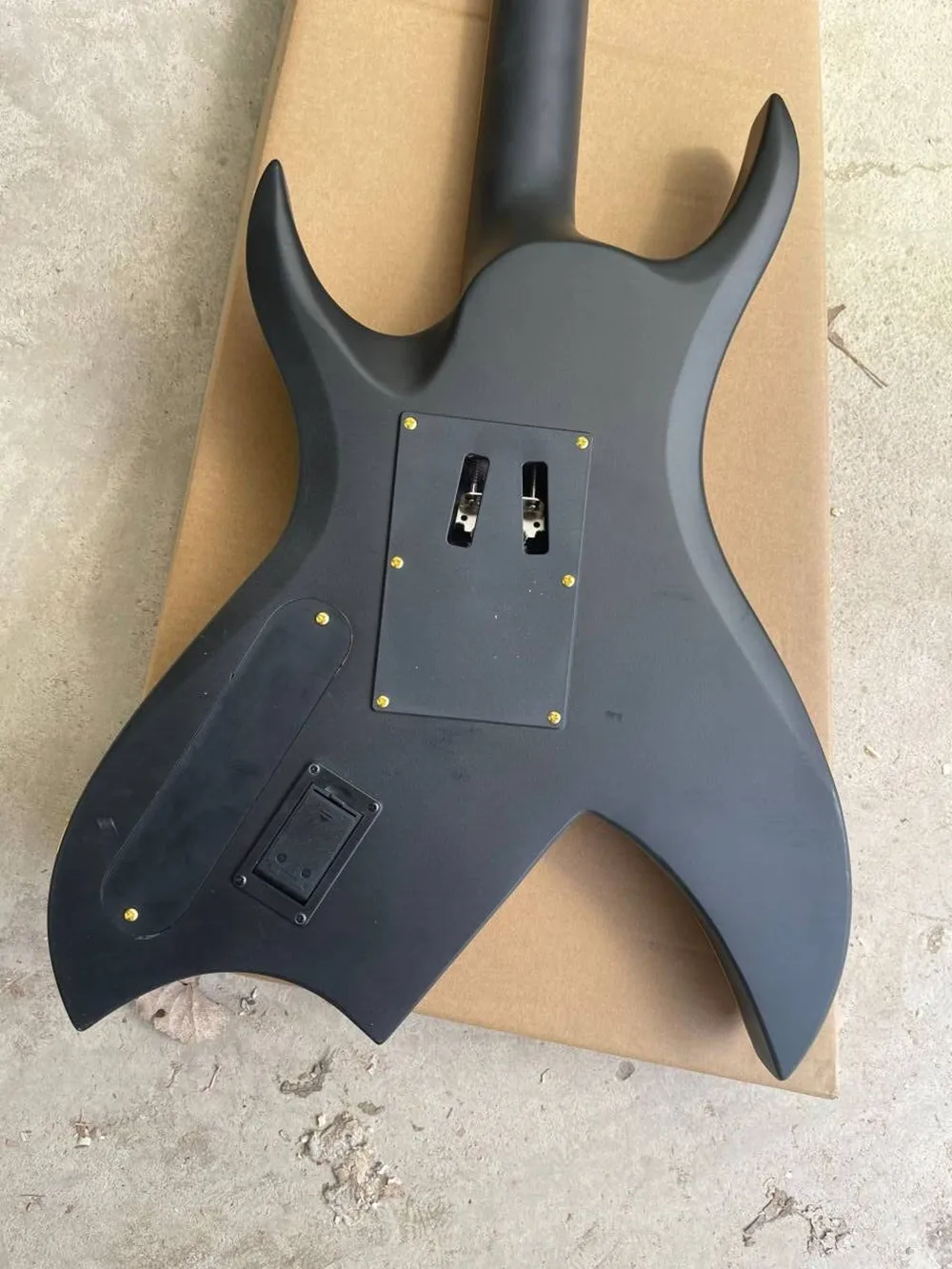 Black Body Electric Guitar with Gold Hardware,Maple Neck,Yellow Binding,Provide customized service