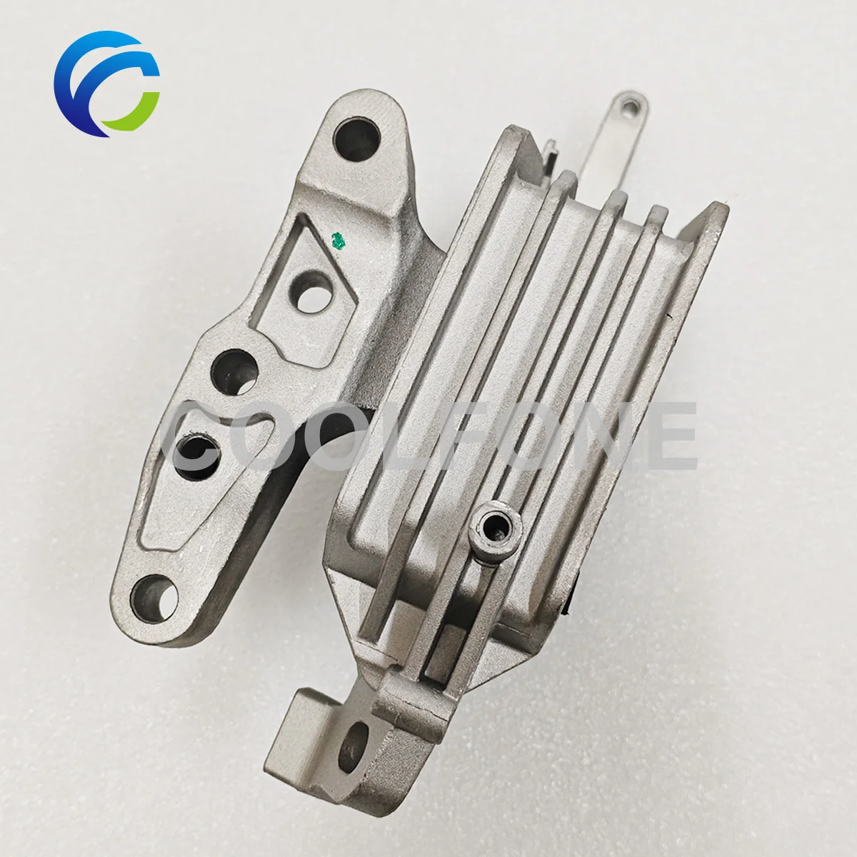 

Правый кронштейн крепления двигателя для BMW F40 F45 F44 F46 F48 F39 MINI F55 F56 F54 F57 F60 22116885934 22116875626 22116853444