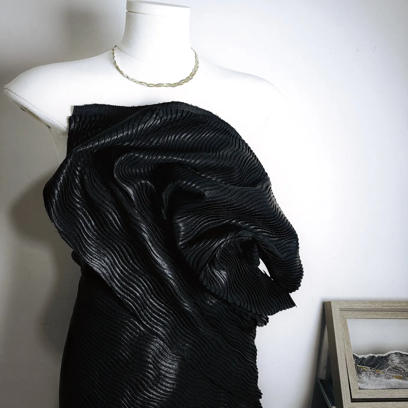 Black Glossy Composite Viscose Lining Water Ripple Pleated Texture Fabric Dress Skirt Crumpled Designer Fabric DIY Sewing Telas