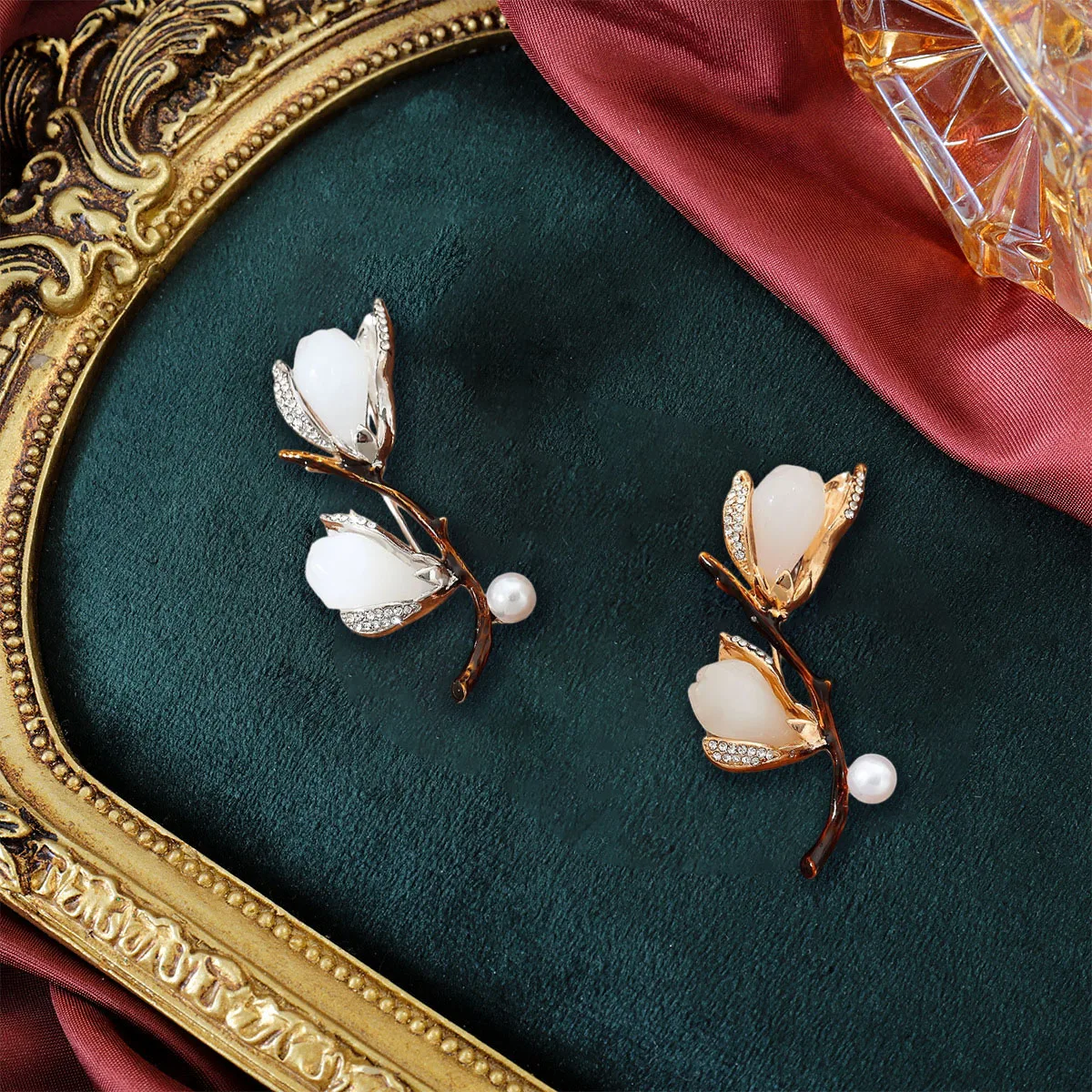 Classical temperament jade orchid pearl brooch for women, high-end clothing accessories, suit jacket qipao fixed pin