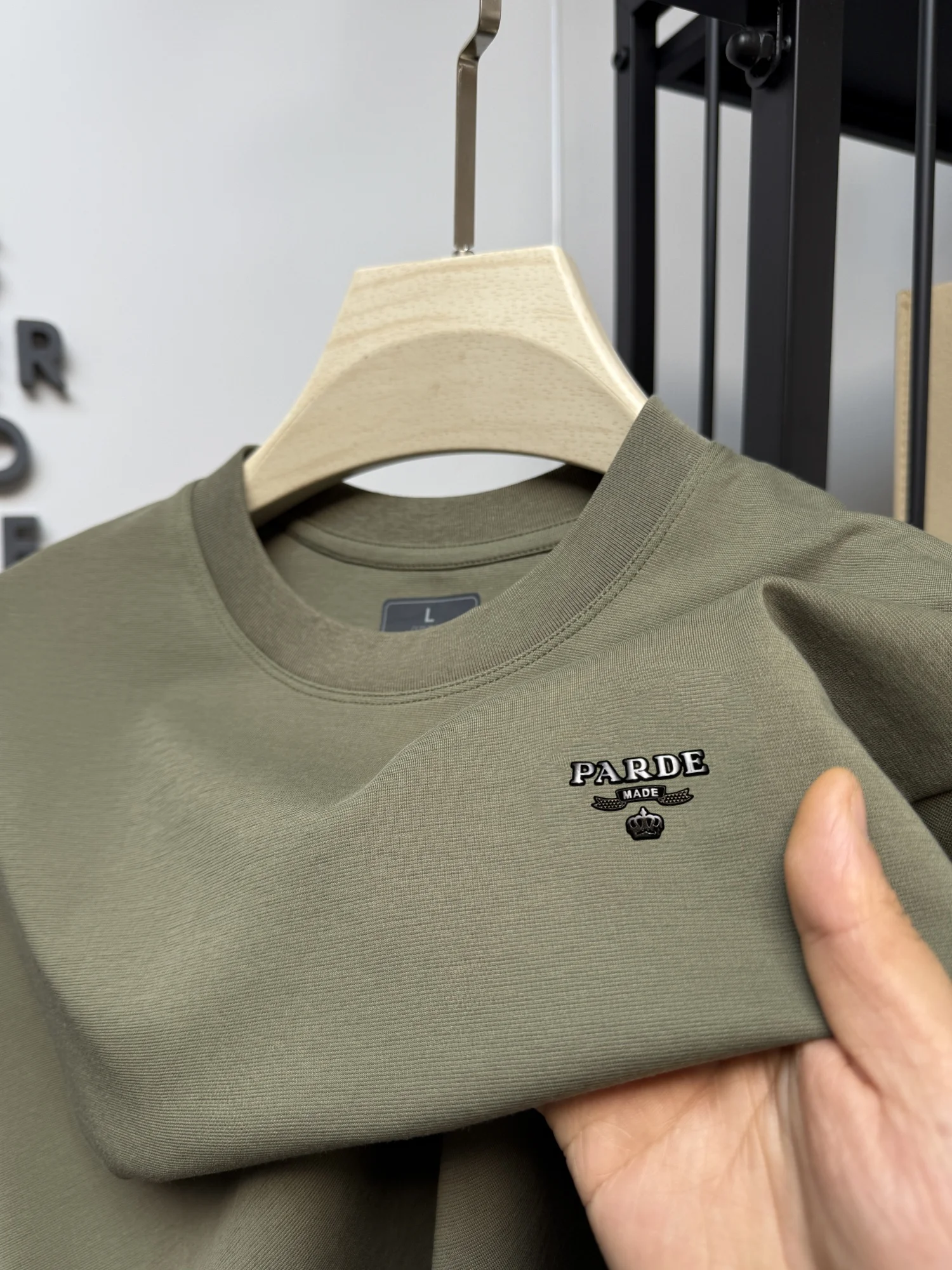 

New men's seamless short sleeve round neck high-end brand T-shirt summer fashion high-end letter badge cotton casual sports top