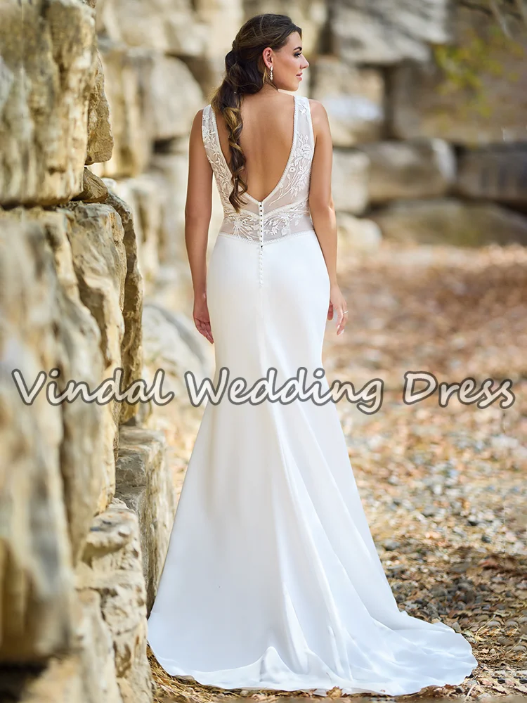 보헤미안 2026 크레이프 머메이드 웨딩드레스 민소매 시스루 레이스 V넥 새틴 핏 브라이덜 가운 우아한 야외 웨딩드레스 맞춤 제작