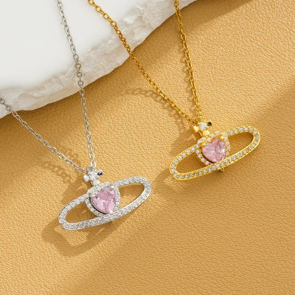 

2025 Классическое женское колье в форме сердца с ощущением изысканности и модного колье для одежды.