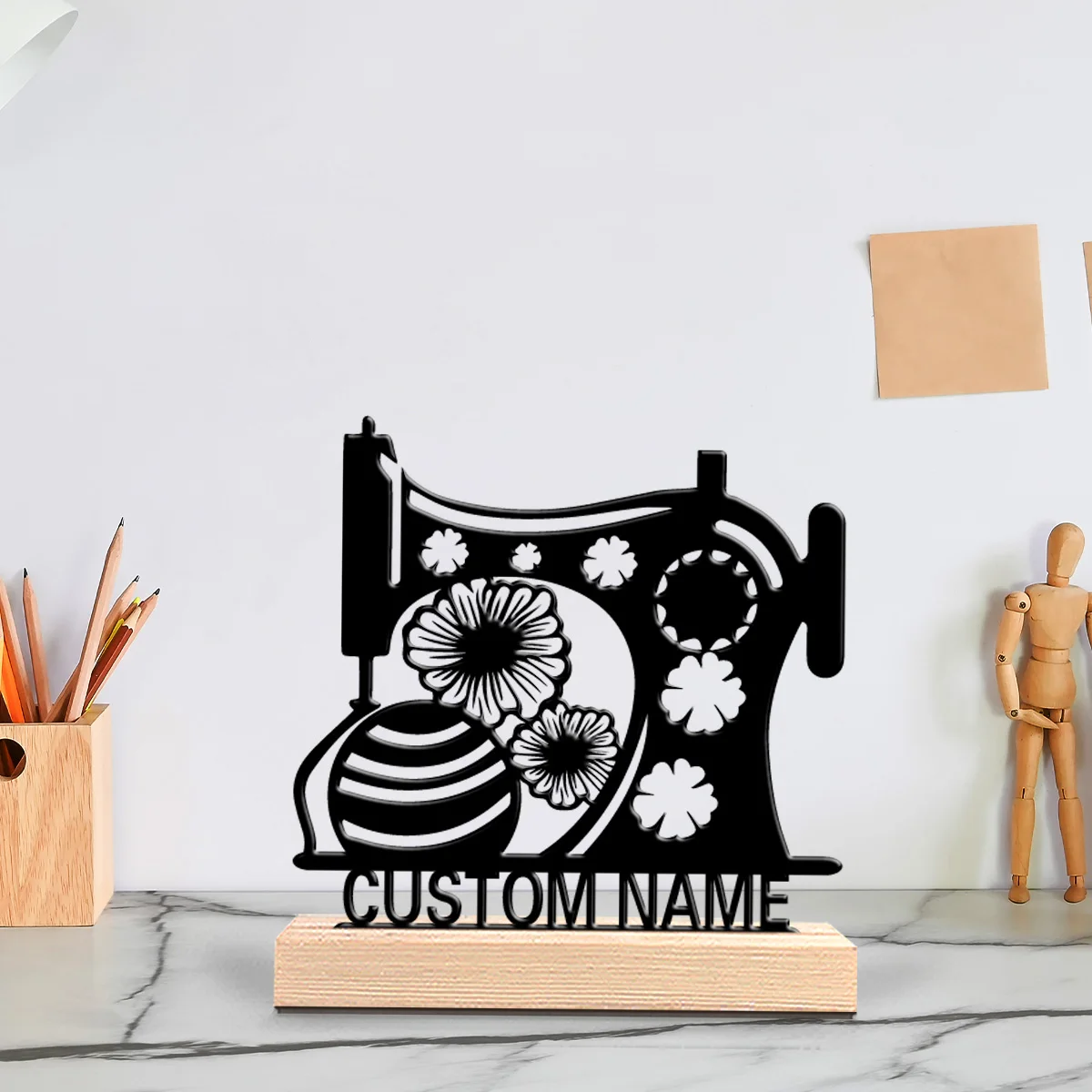 1 pièce Ornement en fer minimaliste en forme de machine à coudre avec lettre personnalisée, base en bois, pour table de chambre