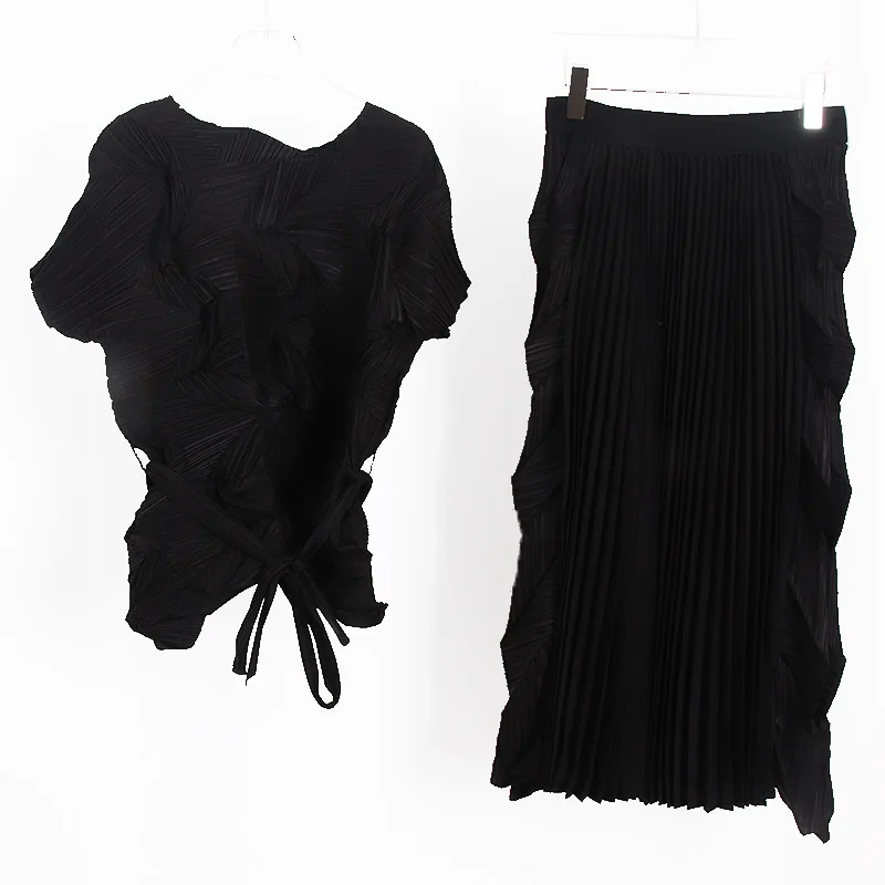 

Miyake 2025 летний топ с короткими рукавами и завязками + юбка до половины тела с эластичной резинкой на талии, комплект из двух предметов, свободный плиссированный женский комплект нестандартной формы