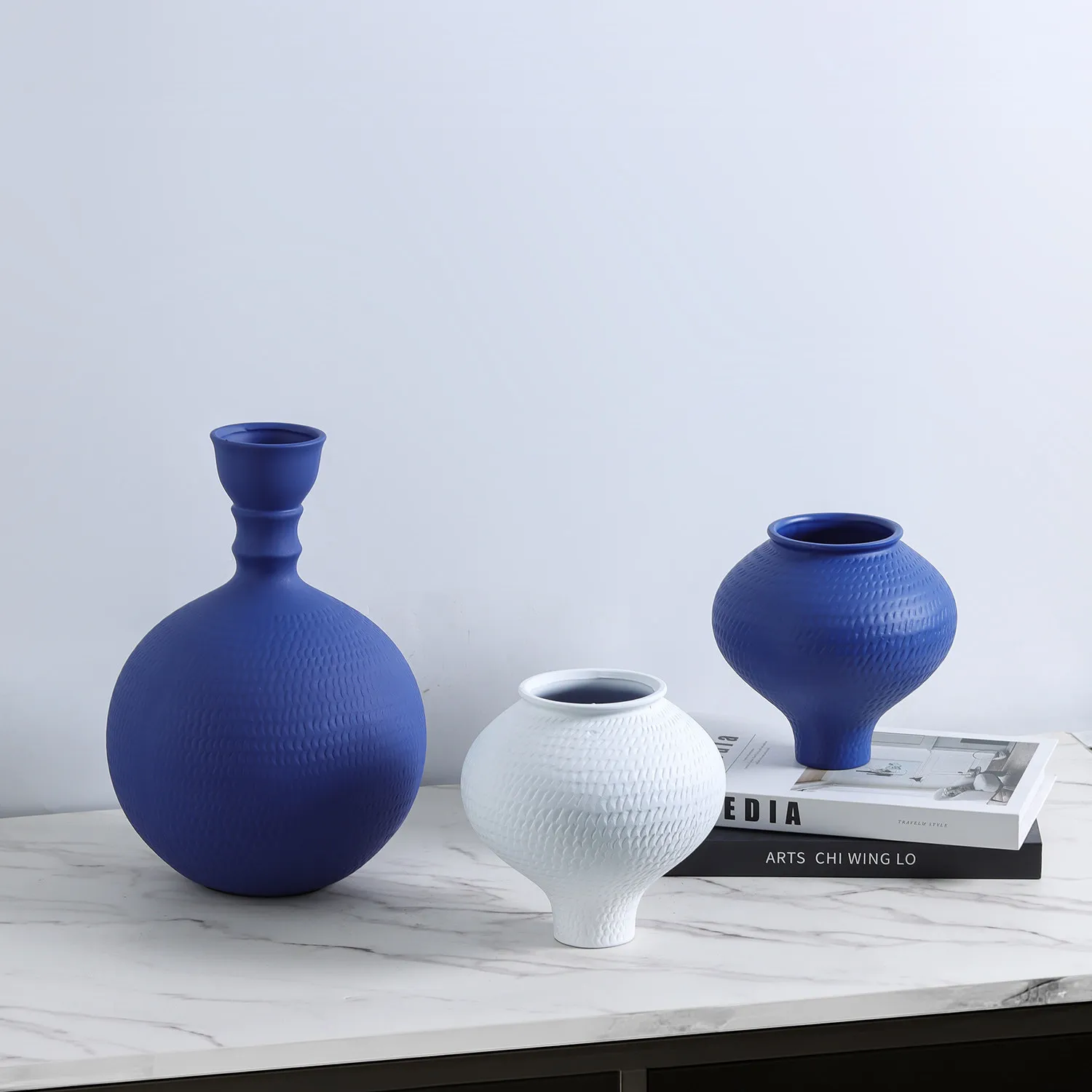 Nordic Textured Ceramic Vase Matte Klein Blue White Hand‑Hammered Surface Vase Minimalist Home Desktop Decor Dried Flower Vase
