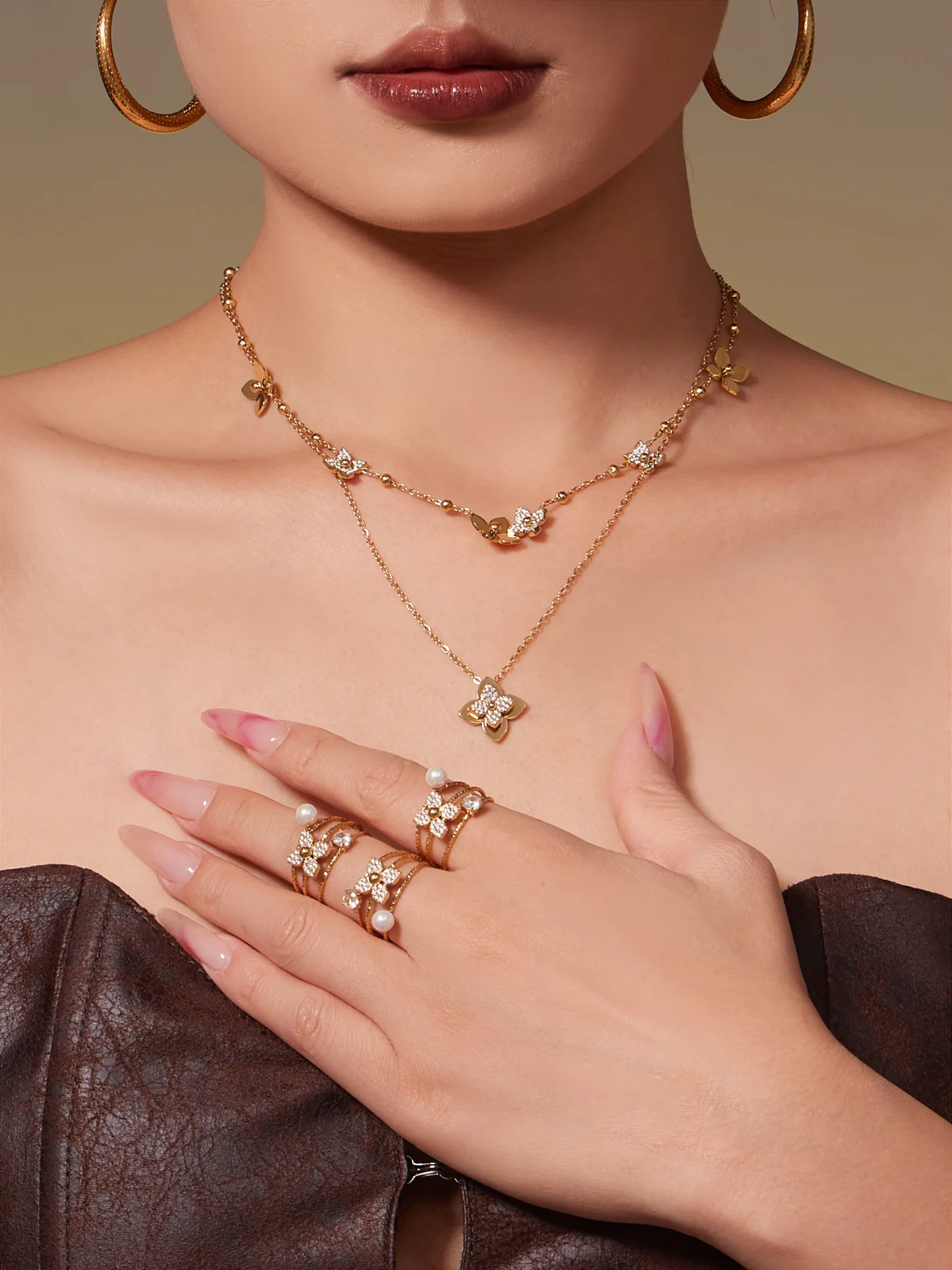 

Супер благородный трехмерный цветок, инкрустированный цирконом, сложенное ожерелье, открывающееся кольцо из бисера, комплект позолоченных украшений с PVD-покрытием