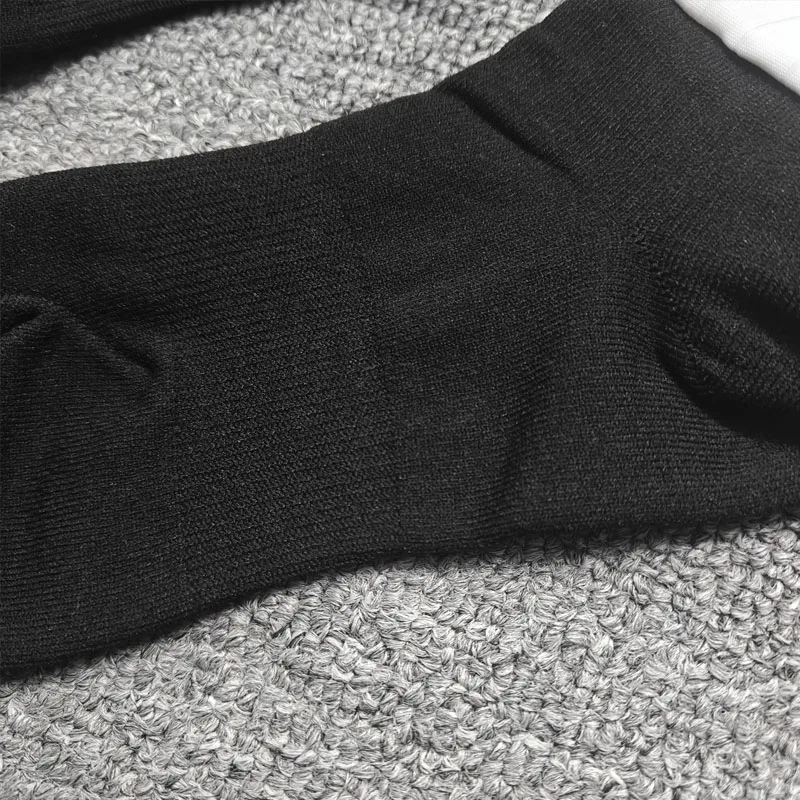2025 Pro Team Areo Anti-slip Cycling Socks Laser Cut Bike Socks Bicycle Sports Breathable Socks for Men and Women