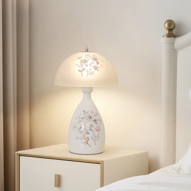 Lampu Meja Kreatif Perancis LED Kap Lampu Kaca Elegan Modern Kamar Tidur Lampu Meja Belajar Restoran Hangat Romantis Lampu Meja Fashion