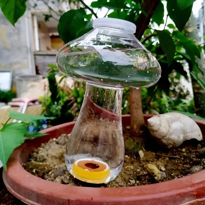 Automatic Plant Waterer Water Drip Irrigation Flower Plant Device Drip Water Seepage Sprayer Love Shaped Watering Planter Insert