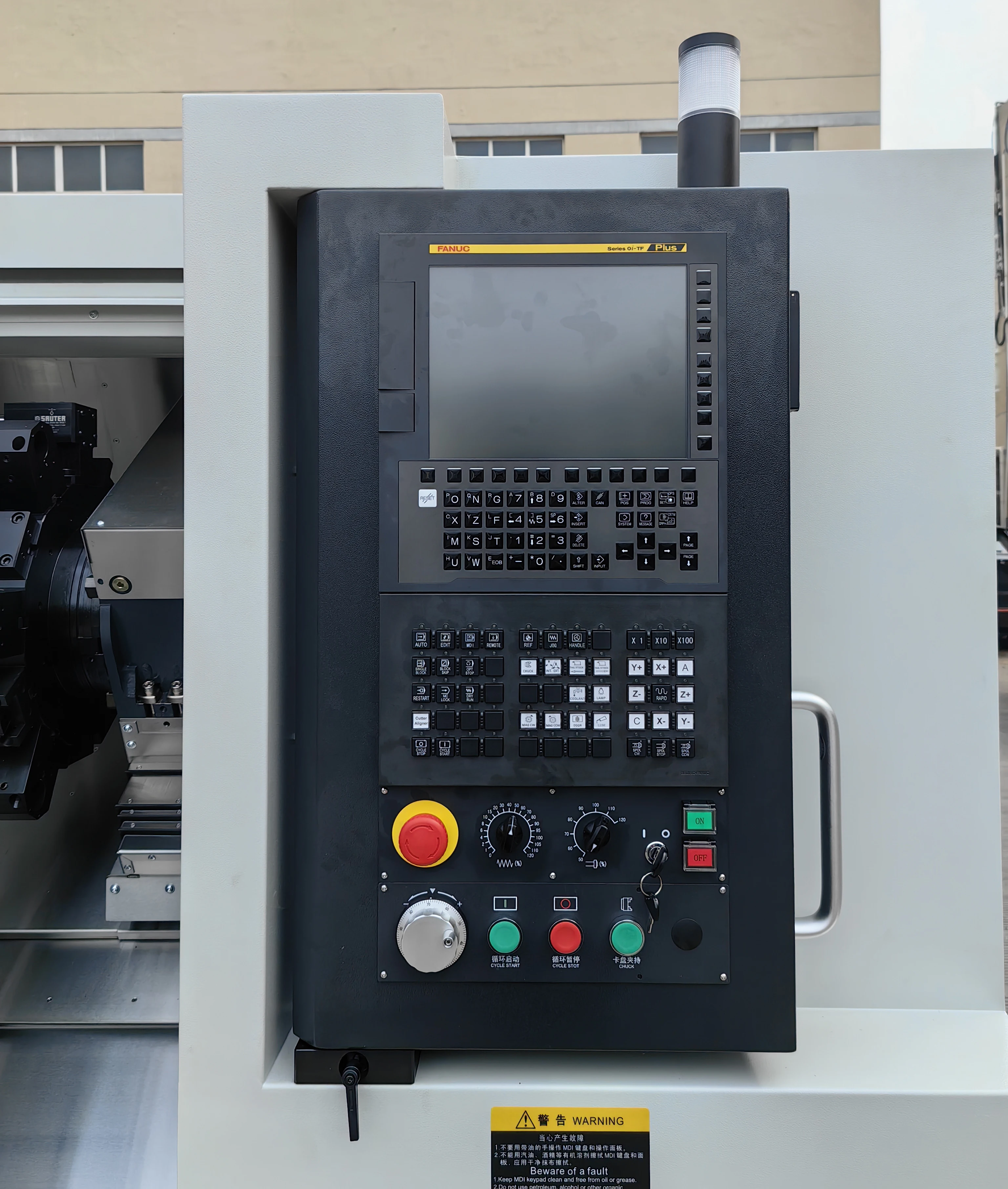 Tecnologia GIAPPONE Tornio per carichi pesanti a 3 assi Tornio per metalli Tornio CNC a letto inclinato Servizio personalizzabile