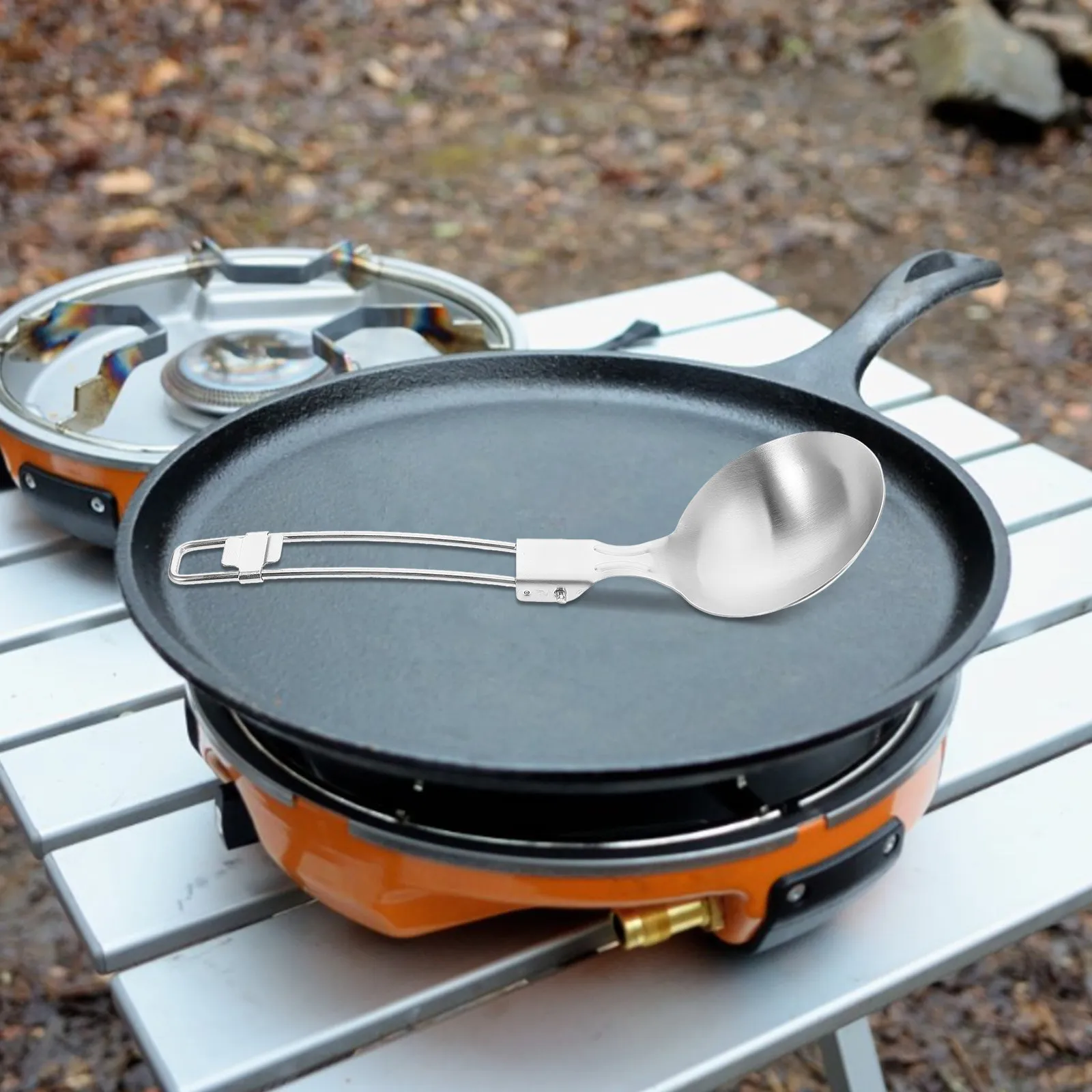 Cuillère pliante en acier inoxydable, ustensile de cuisine pour le camping, équipement de cuisine de voyage en plein air, pliable et multifonctionnel pour le service.
