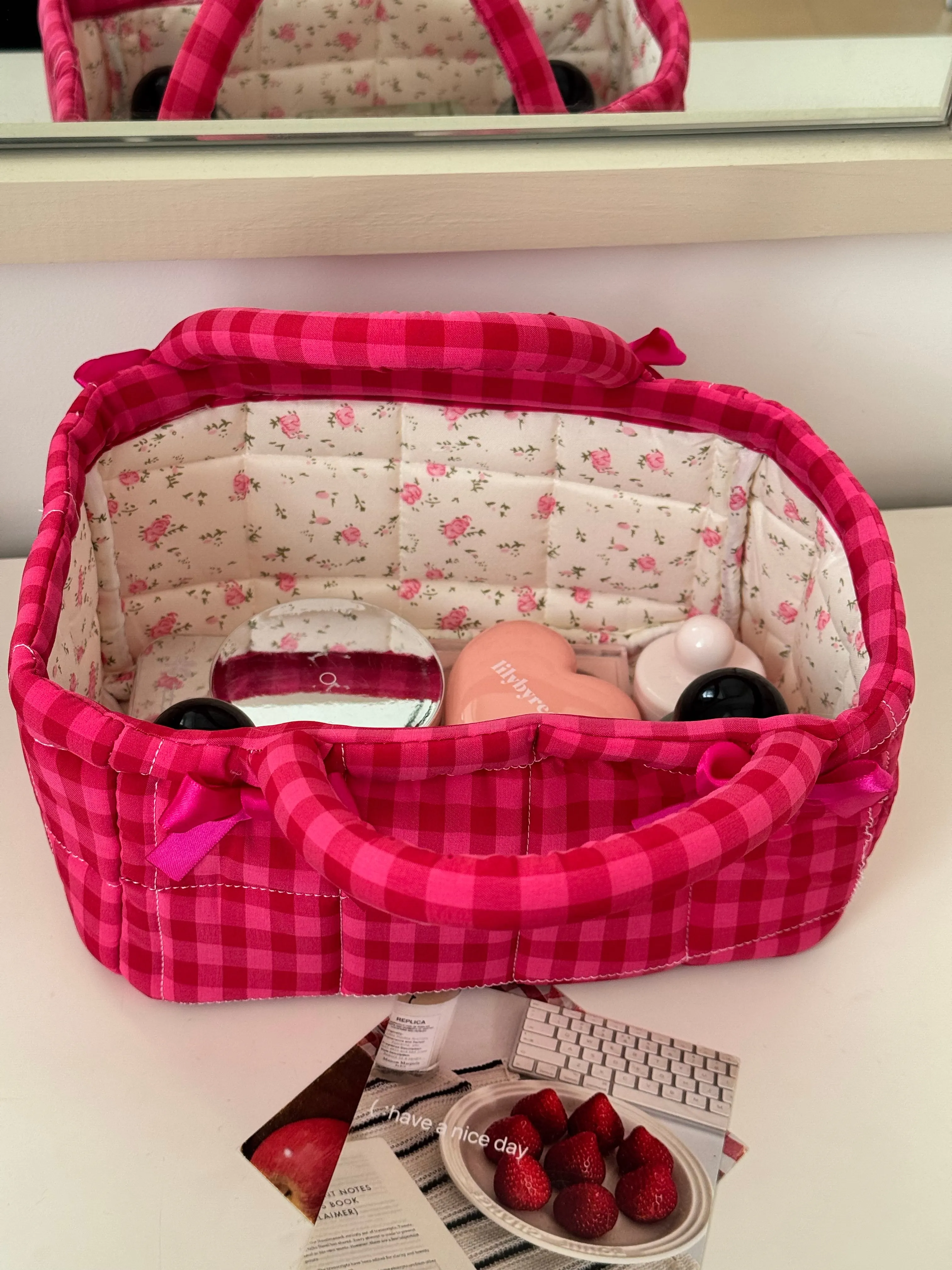 Small Grid Organizers Basket With Handle Portable Home Room Makeup Small Storage Basket For Snack Clothes Toys Storage Basket