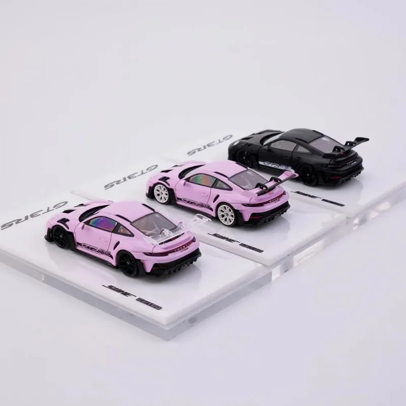 SUHE 1:64 Porsche 911GT3 RS 992 911GT2 RS resin model, children's collection of decorative toys, New Year gifts for friends.