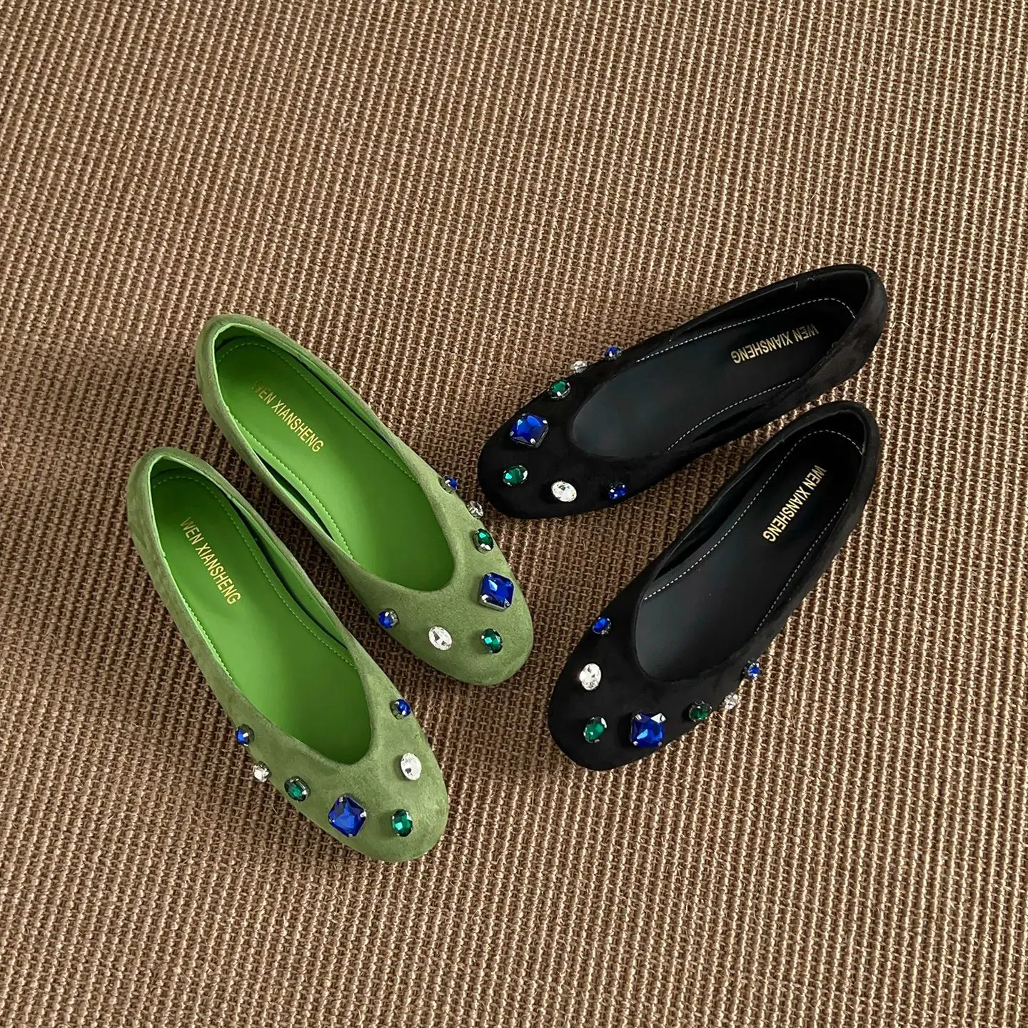 

Женские красочные замшевые лоферы на плоской подошве с драгоценными камнями, женские удобные замшевые лоферы с круглым носком, элегантная дизайнерская повседневная обувь