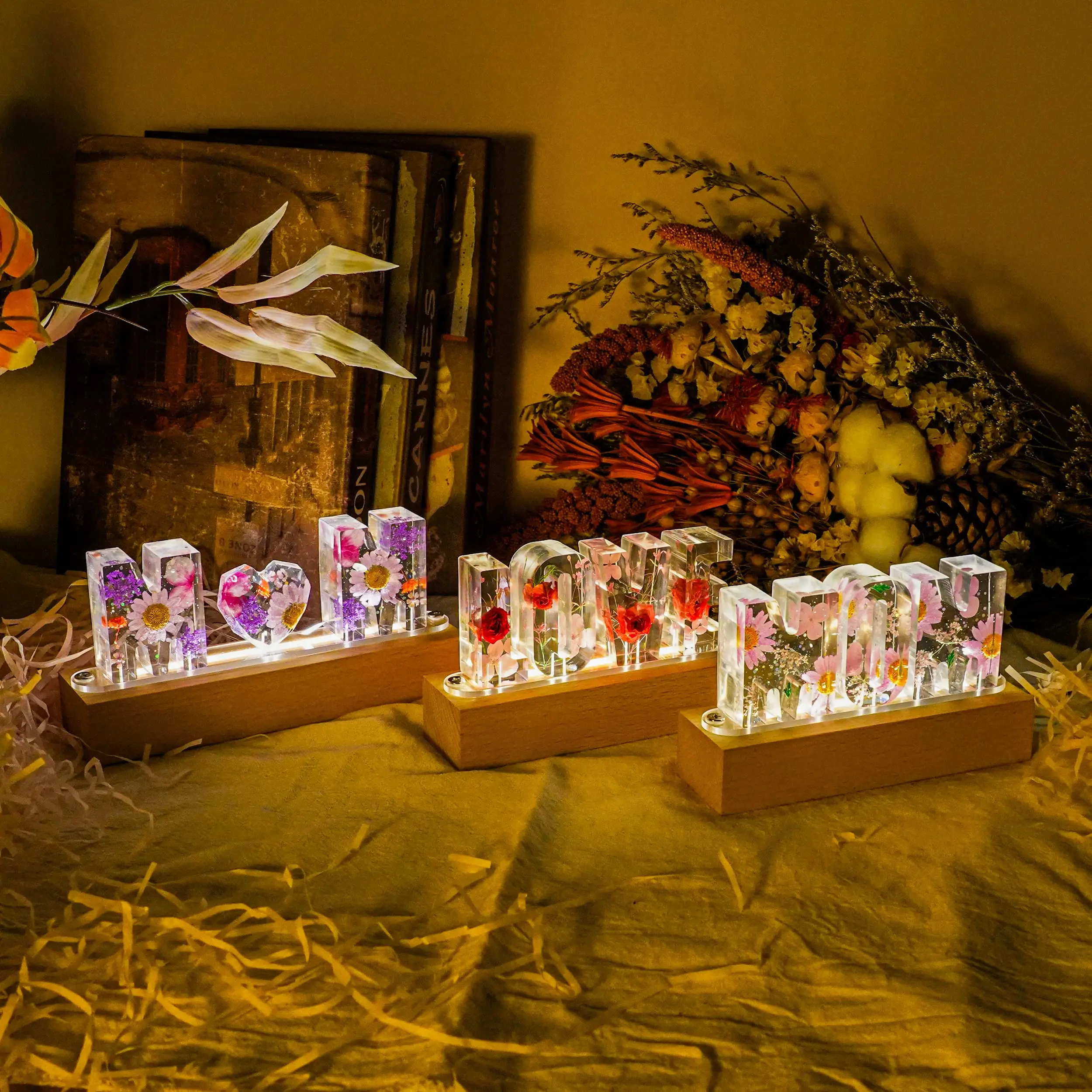Personalized Mother's Day Gift Ideas Initial Dried Flowers Resin Alphabet Letter Name Light USB Light Emitting Diode Night Light