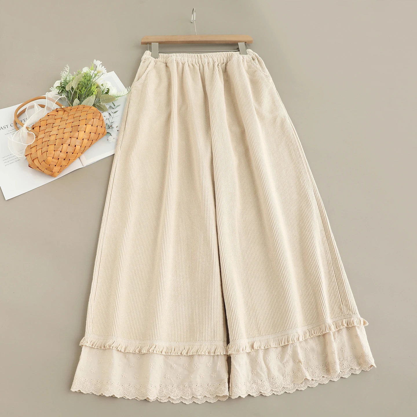 

Японские винтажные однотонные вельветовые широкие брюки Mori Girl с вышивкой, женские осенние повседневные свободные прямые брюки с эластичной резинкой на талии