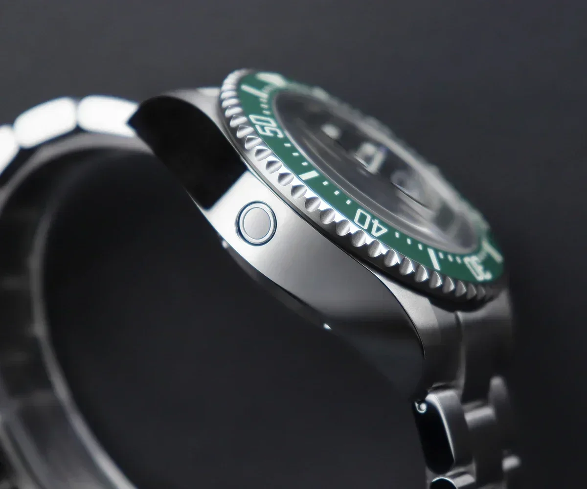 ساعة كرونوس للرجال سويسرية مستوردة SW200 حركة أوتوماتيكية 2000 متر مقاومة للماء BGW-9 ساعة غواص احترافية مضيئة L6027