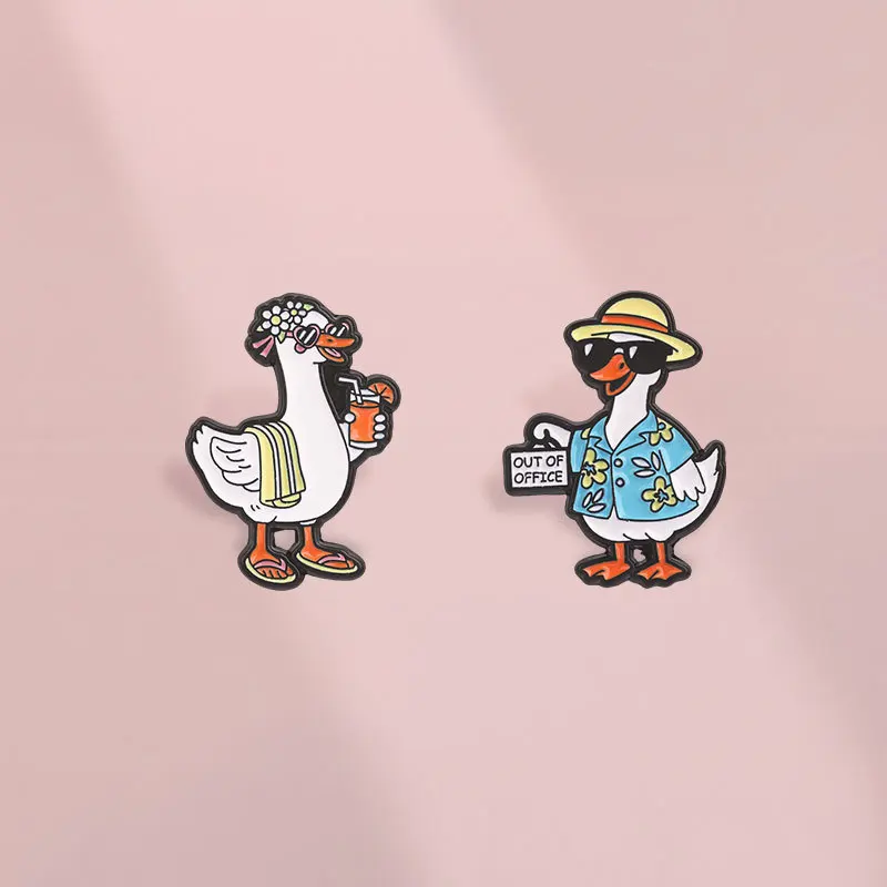 Creative Funny Vacation Style White Goose Brooch Cartoon Summer Beach Leisure Duck Metal Badge Pin DIY Clothing Bags Hat T-shirt