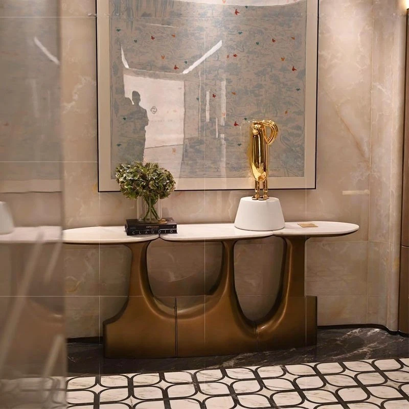 

Легкий роскошный входной столик из нержавеющей стали. Современный креативный дизайн домашних вилл. Усовершенствованное украшение коридора. Входной столик.