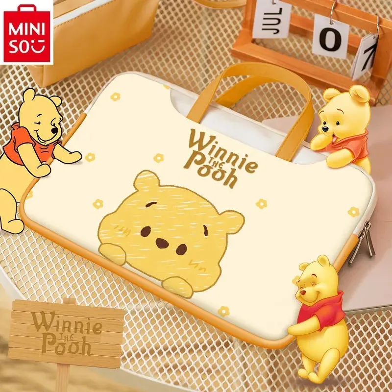 MINISO-Étui à bombes Disney Winnie Bear, stockage de fichiers mignons, PU de haute qualité, adapté pour 14 pouces, 15.6 pouces et autres sacs