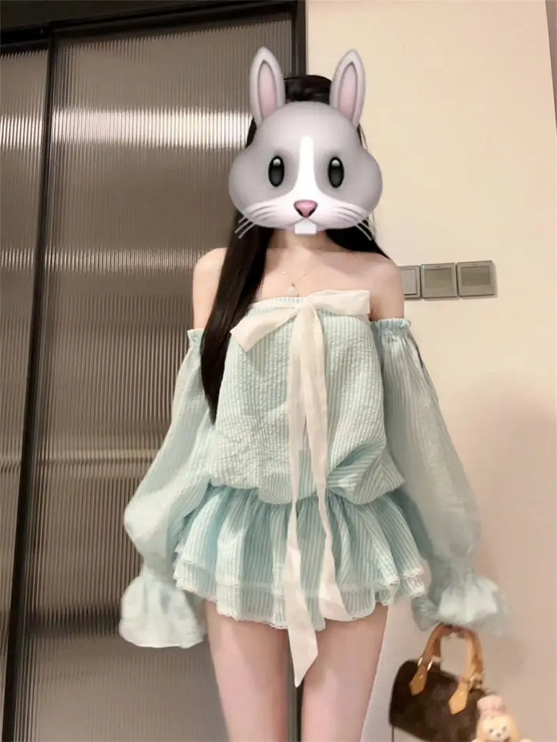 

Japan Sweet One-Shoulder Tube Top Striped Dress Autumn New Textured Waist Ruffled Skirt Two-Piece Set