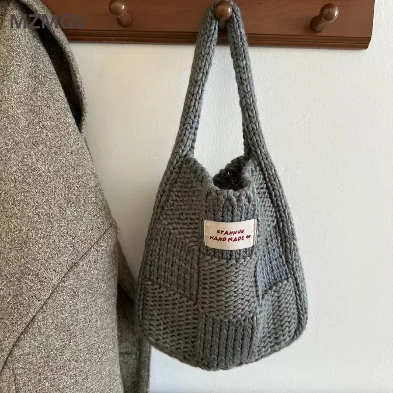 

Casual Plaid Pattern Women's Knitting Wool Shoulder Bag Simple Winter Warm Woolen Shopping Tote Bag Female Handbag Crochet Bag