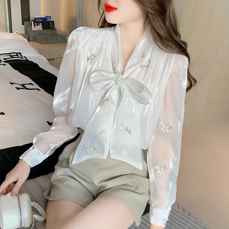 Embroidery Vintage Women's Blouses Korean Version Shirts Bow Loose Spring/Summer Casual Clothing Floral Long Sleeve Women Tops