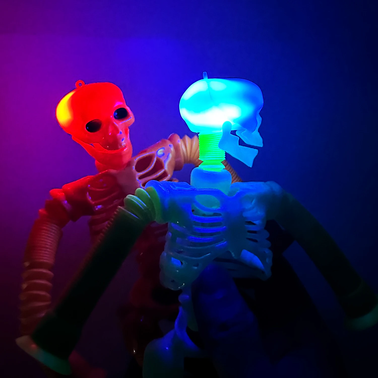 Scheletro telescopico giocattolo Versatile Halloween con ventosa, nuovo, unico, divertente, luminoso, Stretching