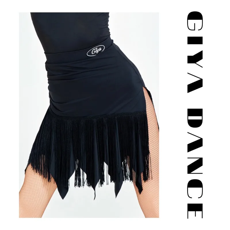 Maßgeschneiderter halblanger GIYA-Rock mit Quasten, 5-farbigen Quasten und unregelmäßigem Rocksaum für Damen
