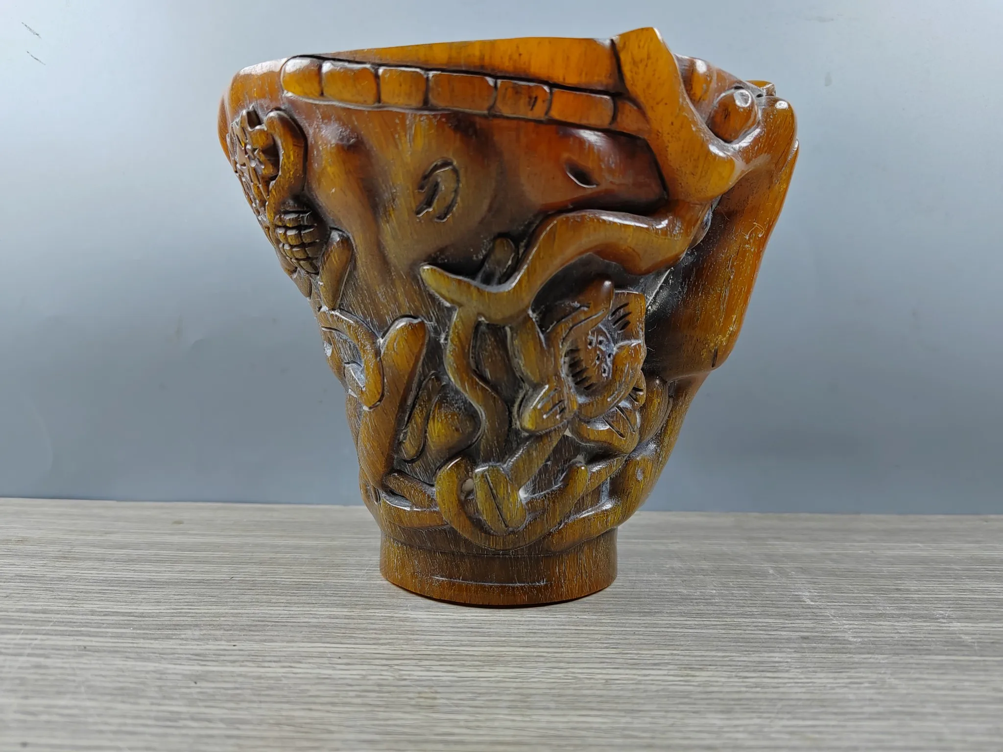 

Home Handicrafts With Beautiful Shapes are Worth Decorating and Collecting Such as Imitation ox Horn Sculpture Ornaments