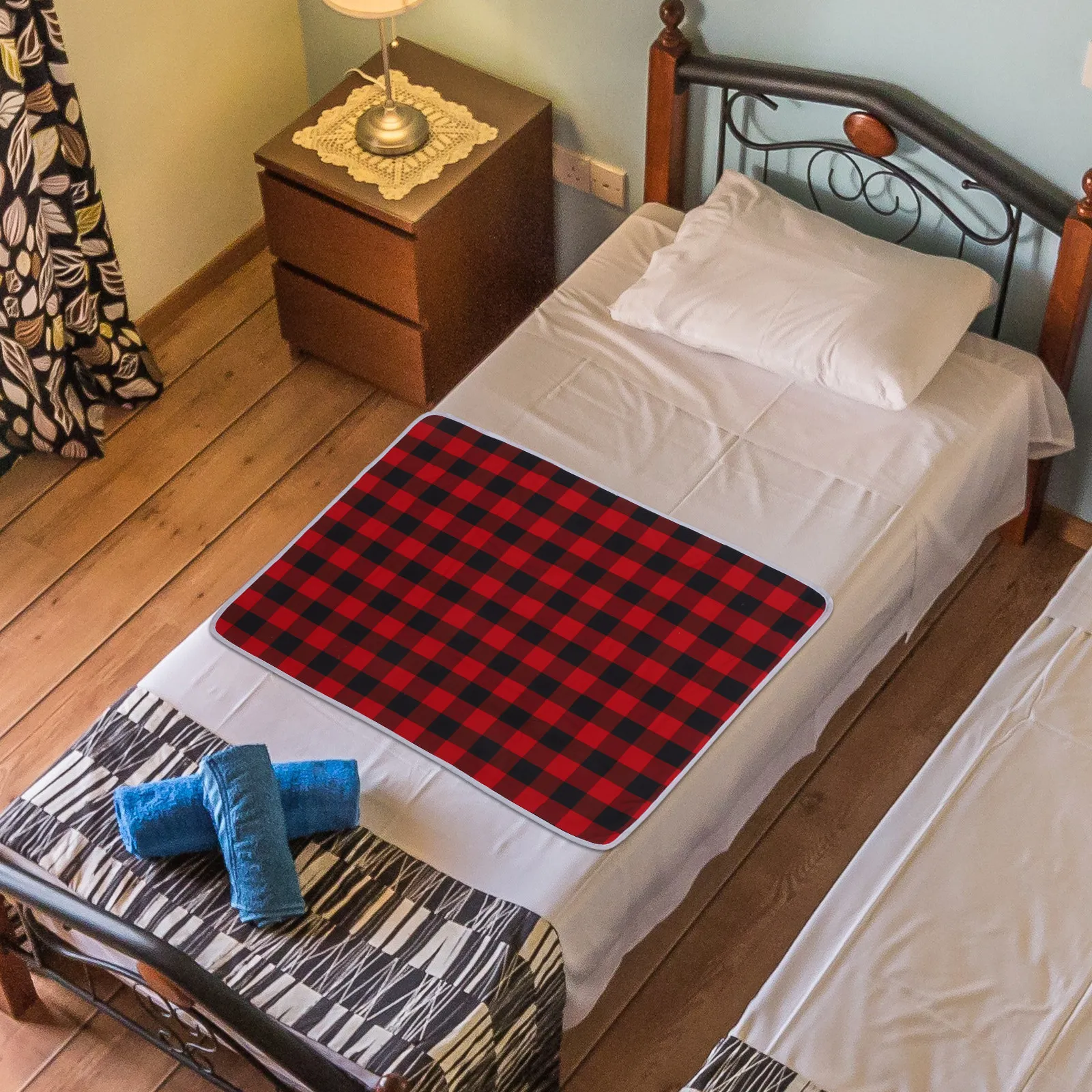 

Reusable Absorbent Non-Slip Bed Pad for Incontinence Adults Newborns and Girls during Period Cotton Material Urine Proof Leak