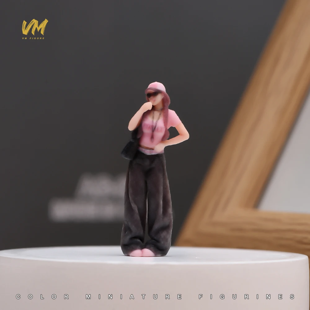 3D Miniatur-Figuren 1/64 Rennfahrerin Professionelle Fotografin Lässiger Mann Mädchen Szenerie-Requisiten Modellansicht Ornamente Fahrzeug-Dekoration – Detail 11