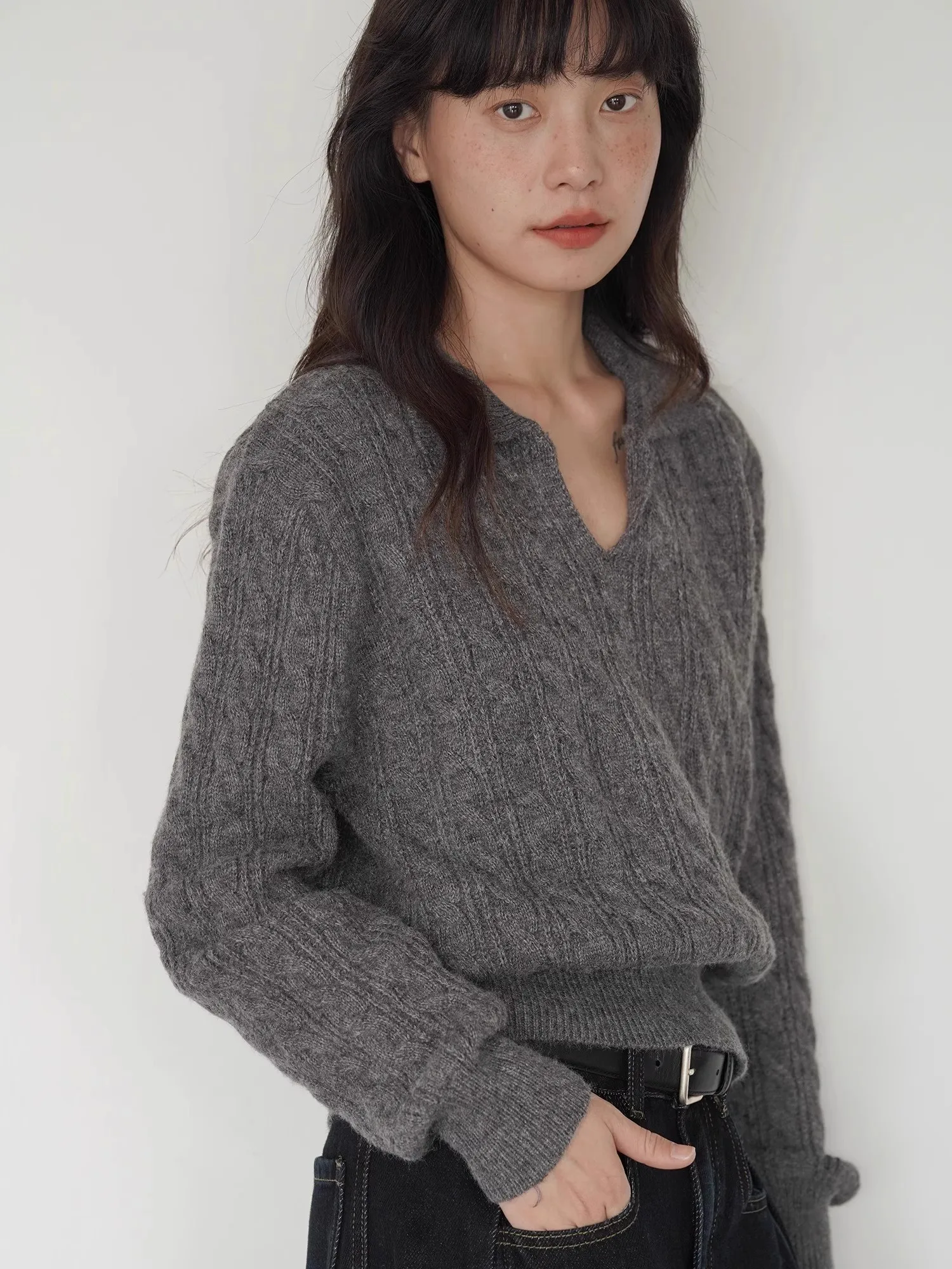 

Вязаный свитер женский в корейском стиле с воротником-поло классический серый жареный тесто завитки вязаный свободный крой ретро повседневный зимний пуловер топ