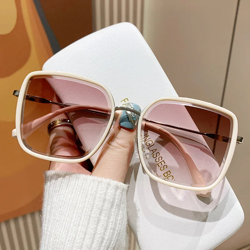 Vintage büyük yuvarlak güneş gözlüğü kadın kahverengi degrade boy güneş gözlüğü moda lüks marka tasarımcı ayna temizle Shades