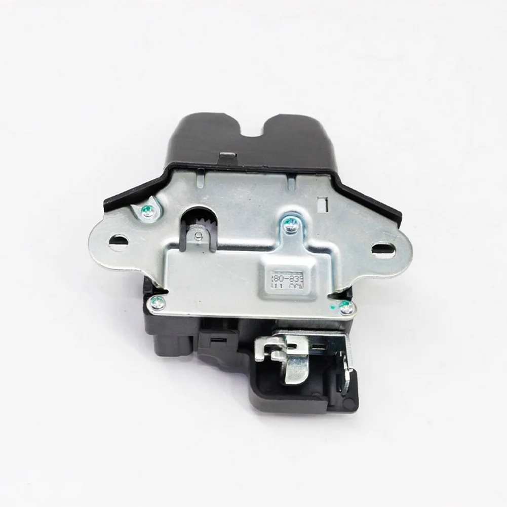 Rear Gate Lock Mechanism Rear Tailgate Latch Direct OEM Replacement Secure Locking Performance Metal And Plastic Build