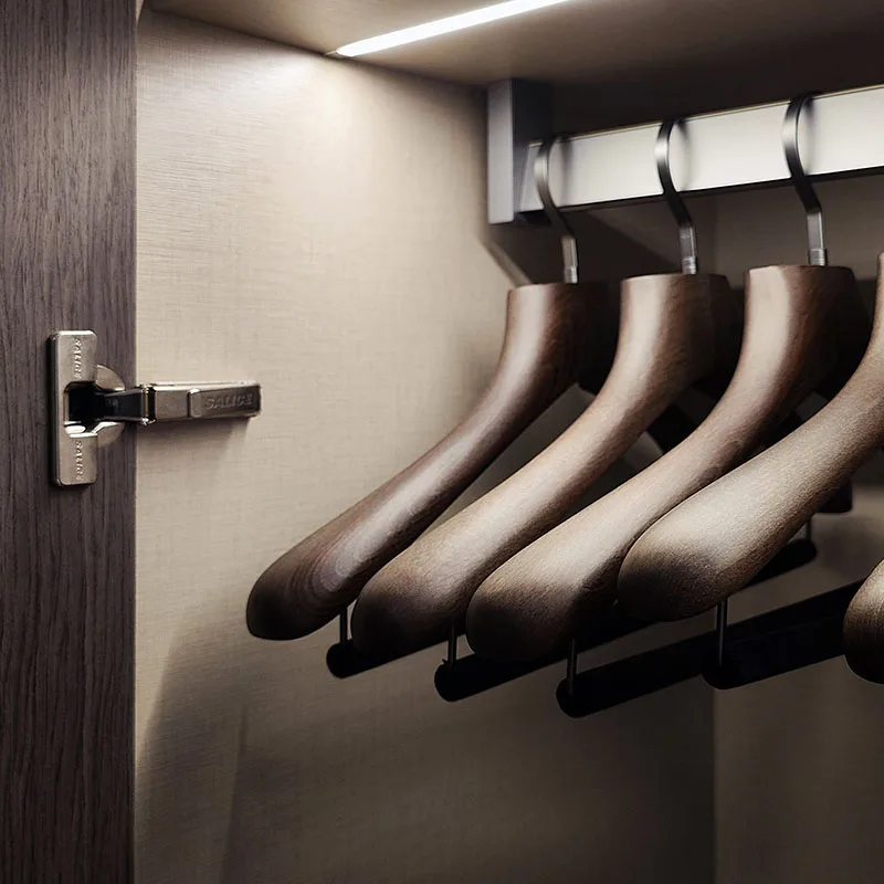 High-end Italy Wood Clothing Store Rack Customized Carve Iron Home/Hotel Wardrobe Coat Hanger