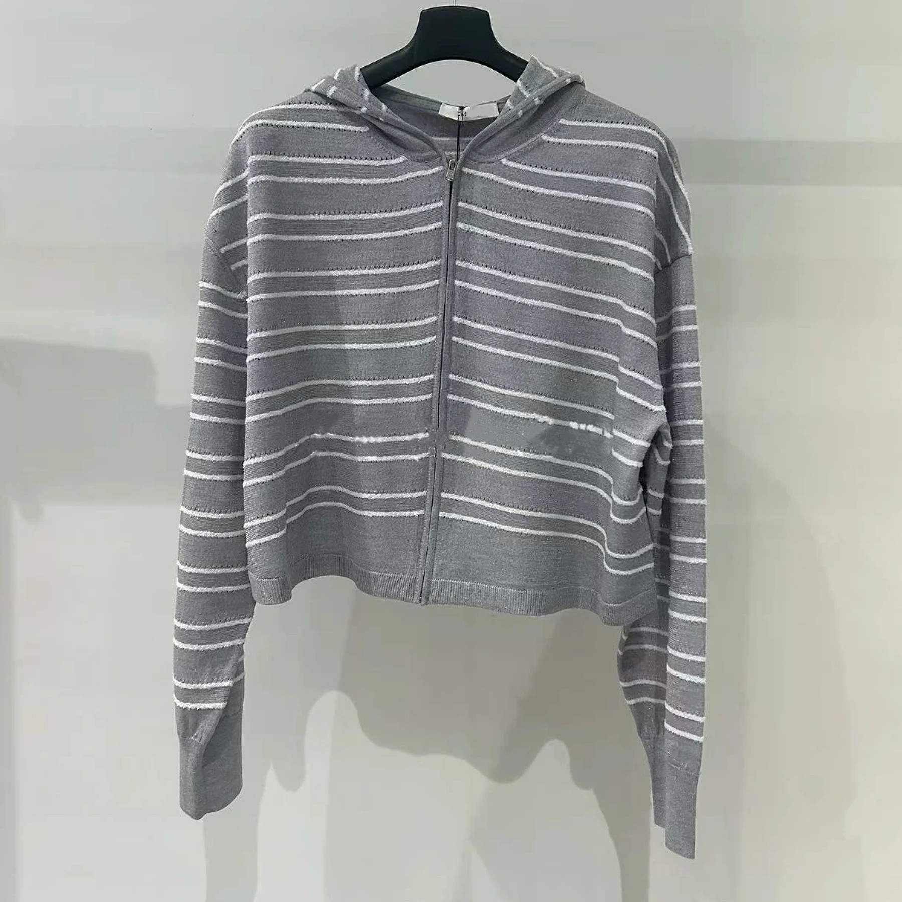 Coreano único Ca25 verano simple a juego cremallera rayas sudadera con capucha de punto cardigan chaleco conjunto viaje Sle longitud regular puro...