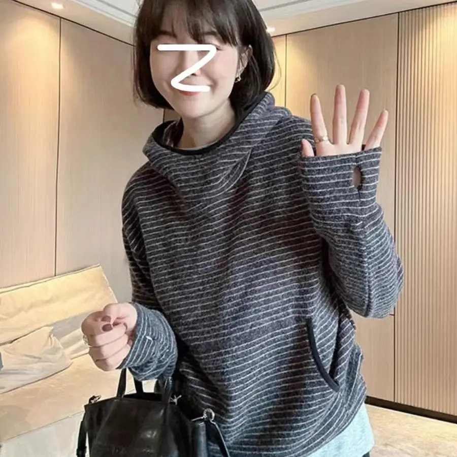 

Korean Version of Contrasting Striped Hooded Sweatshirt for Women 2025 Winter New Style Loose Warm Pullover Top
