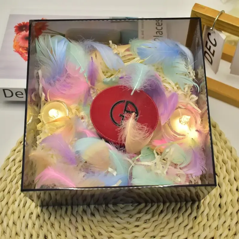 5g Artificial Feather Decorations, suitable for gift boxes, wedding celebrations, and other holiday decorations.