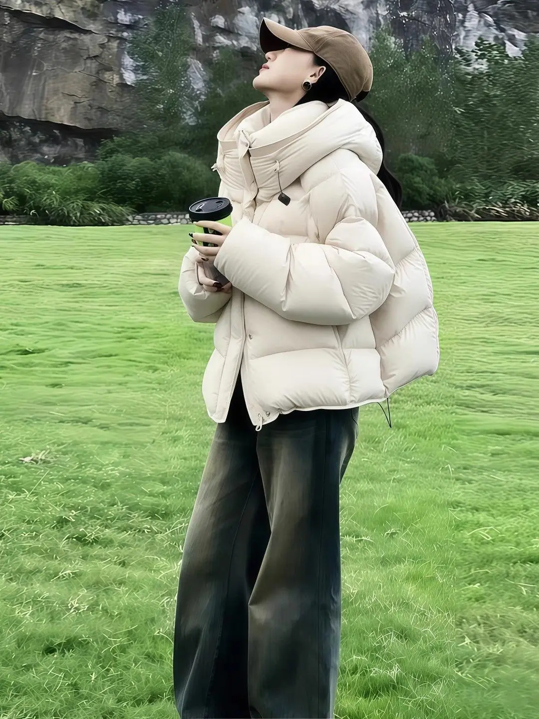 

Женская короткая зимняя куртка-пуховик из белого утиного пуха, новый стиль, легкая, теплая, объемного кроя, из полиэфирного волокна, на молнии